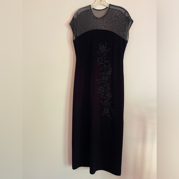 Jeffrey & Dara Tom Barra Black Evening Gown  14P Velvet Beased Floral & Mesh Top - Picture 1 of 11
